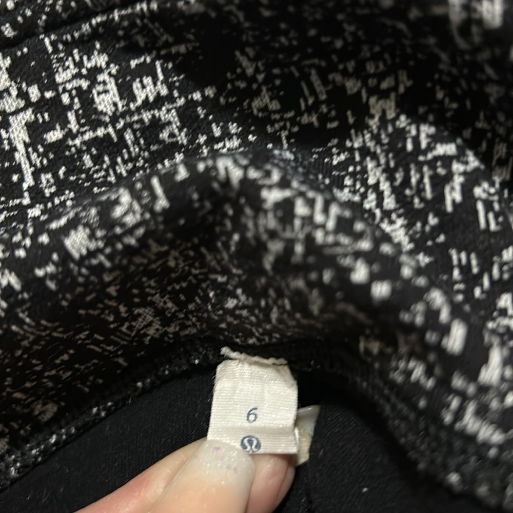 Lululemon Fit Crop Legging - Picture 7 of 7